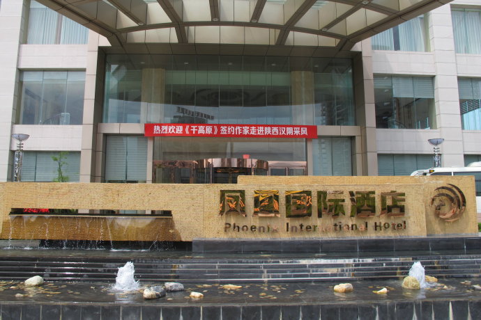 西安玻璃隔斷廠家以質量求發展 西安玻璃隔斷廠家以質量求發展